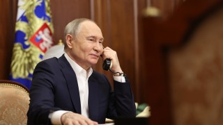 Руският президент Владимир Путин проведе телефонни разговори с петима световни