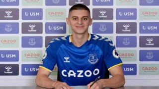 Евертън привлече украинския национал Виталий Миколенко от Динамо Киев Това