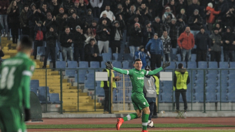 Клаудиу Кешеру започва като титуляр срещу ФК Копенхаген