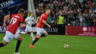 Въпреки че трансферът на Митко Бербатов в Керала Бластърс все