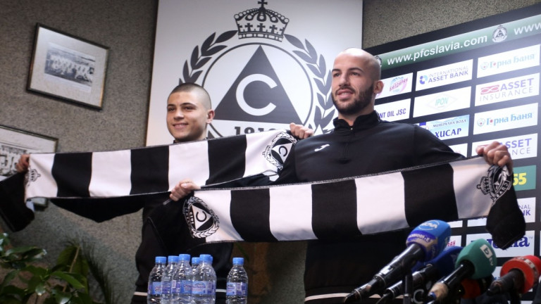 С двама нови футболисти започна зимна подготовка Славия. Белите представиха