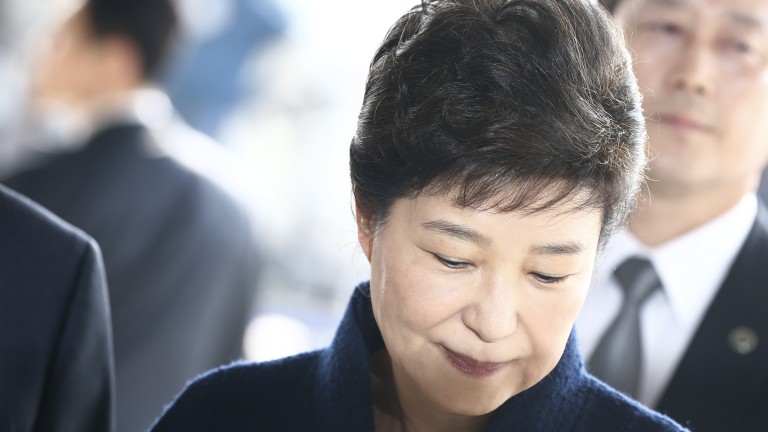 Бившият президент на Южна Корея Пак Гън-хе е осъдена на