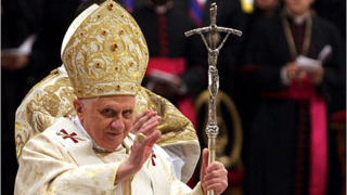 Папата със собствен профил и във Facebook