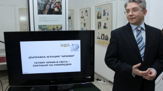Националният архив дава на Уикипедия досиетата на Тодор Живков
