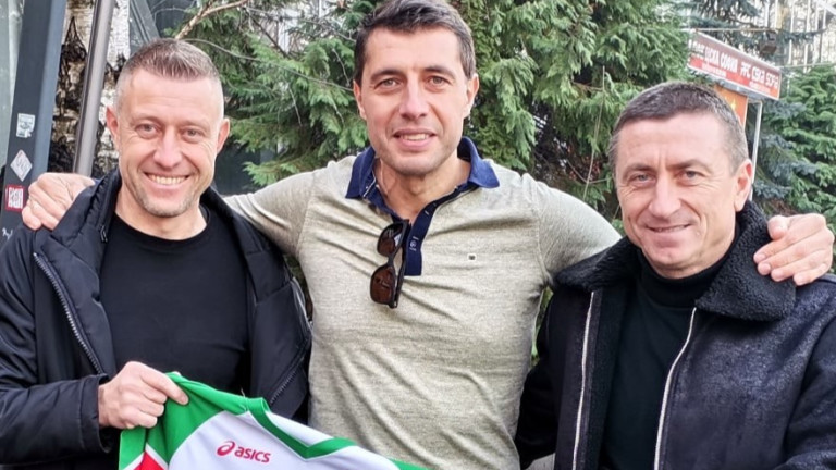 "Армейци" поздравиха финансисти за победа