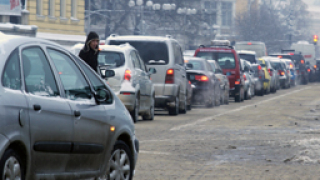 90 души се пребиха по заледените улици в София 