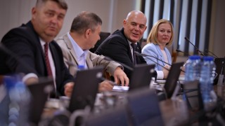 Главният прокурор Иван Гешев е купил комплект луксозни издания на