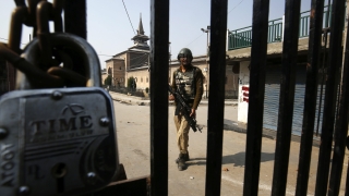 24-ма убити при сражения в Кашмир от петък 