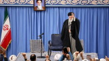  Хаменеи видя поддръжката на Аллах в ракетните удари на Иран против Съединени американски щати 