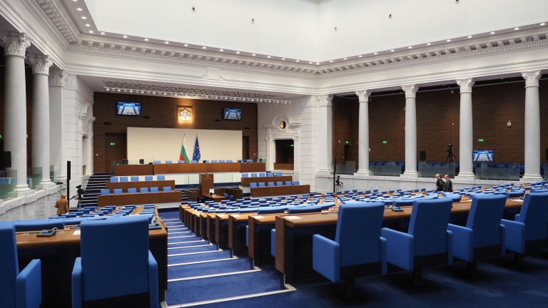 Над половин милион евро на месец ще получават депутатите от най-голямата парламентарна група