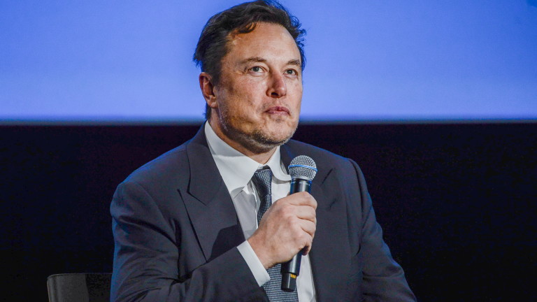 Милиардерът Илон Мъск заяви, че услугата Starlink на компанията SpaceX