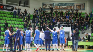 Левски Лукойл на полуфинал, Балкан разгромен в Ботевград