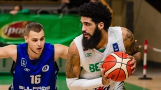 Трей Моузес и Берое се разделиха