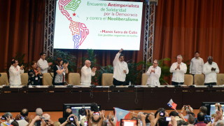 Лидерът на Кубинската комунистическа партия Раул Кастро кубинският президент Мигел