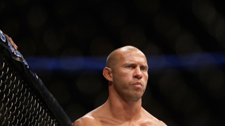 Сероне е с връх от 36 победи и 13 загуби