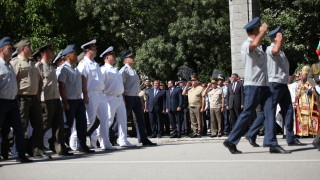 След 10 месеца очакваме първия ремонтиран самолет Су-25