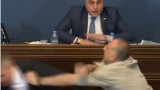  Грузинските депутати отново се сбиха за закона за задграничните сътрудници 