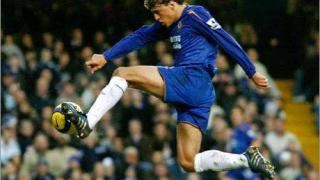 Челси предложи нов договор на Ернан Креспо