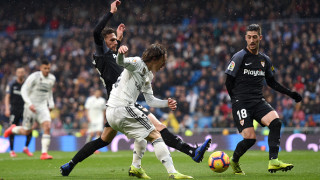 Реал (Мадрид) сломи Севиля с късни голове, излезе еднолично трети в Ла Лига