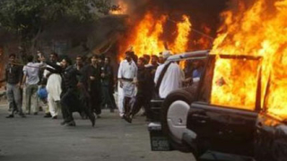 Най-малко 20 загинали при атентат в Карачи