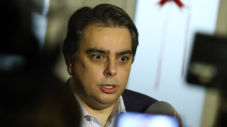 Сделката е абсолютно ясна Англия и САЩ купуват оръжие