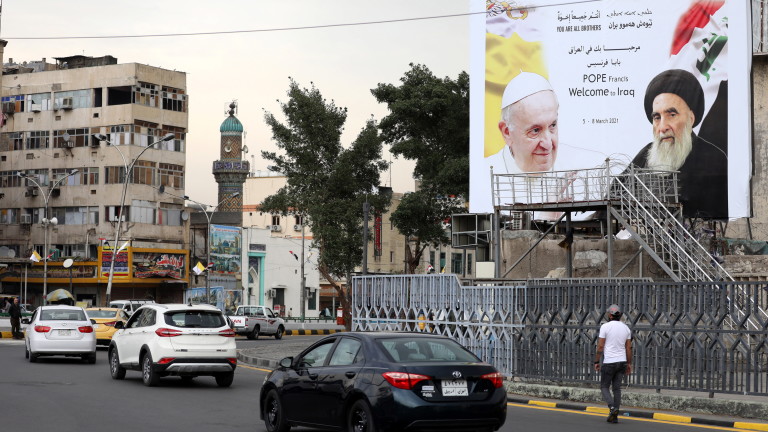 Папа Франциск пристига на посещение в Ирак 