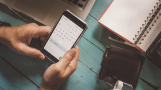 След Galaxy Note 7 Samsung получи сигнал и за друг самозапалил се смартфон