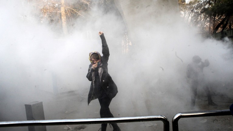 Протестите в Иран продължават 