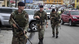 1200 американци евакуирани след насилие на Сен Мартен