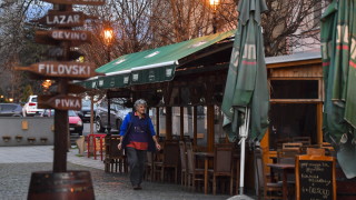 Северна Македония затваря границите си за чужденци пътници и автомобили
