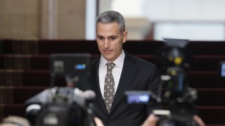 известен с прякора си Дидо Дънката е напуснал страната