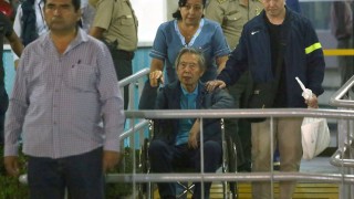 Бившият перуански президент Алберто Фухимори излезе от болницата придружен от