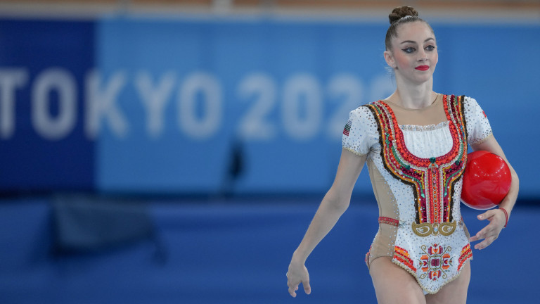 Боряна Калейн спечели златен медал на обръч от Световните игри