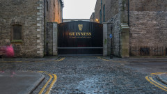 Как уволнен шофьор на бира Guinness спечели €7000 заради стар, забравен закон