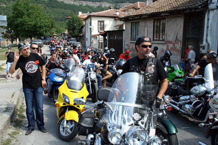Рев на мотори огласи Света Гора във В. Търново 