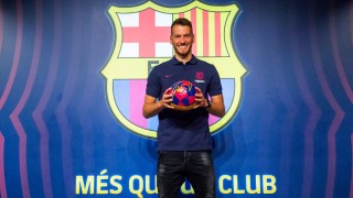 Барселона официално представи новия си вратар Нето Бразилецът бе привлечен