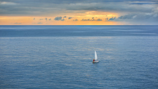 Колумбийският флот спаси мъж от Доминика оцелял 24 дни на