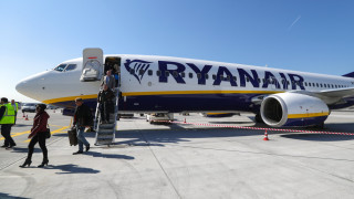 Ryanair отменя полетите на 400 000 пътници до края на