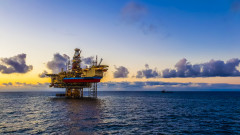 Руският "Лукойл" е платил $200 милиона за дял в нефтени находища на Казахстан