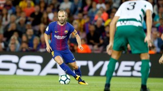 Капитанът на Барселона Андрес Иниеста намекна че съвсем скоро ще