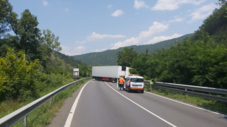 Един човек загина при катастрофа на пътя Е 79 между Благоевград
