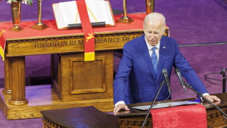 Президентът на Джо Байдън в неделя призова поддръжниците си към