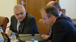 Вътрешният министър изненадан, че му  искат оставката