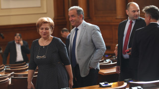 ГЕРБ и ДПС на различни позиции за клас "прослужено време"