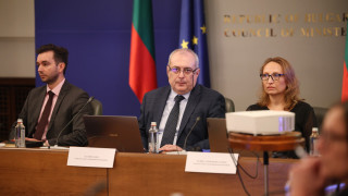 Липсват ни медсестри, психиатри и джипита