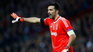 Буфон на крачка от това да подобри собственото си постижение