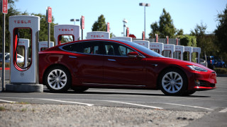 Украинските служители на Tesla които са призовани да се върнат