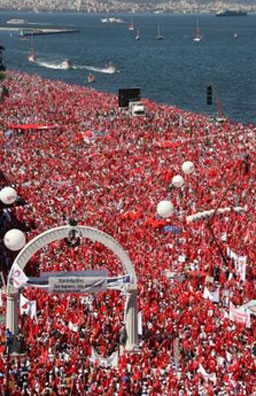 Хиляди турци демонстрираха за светска държава