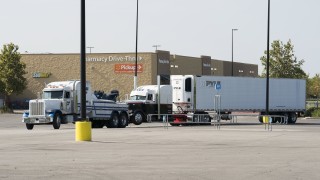 Броят на загиналите в камион в Тексас достигна 9 души
