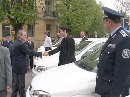 Петков се забавлява със слуховете за оставка